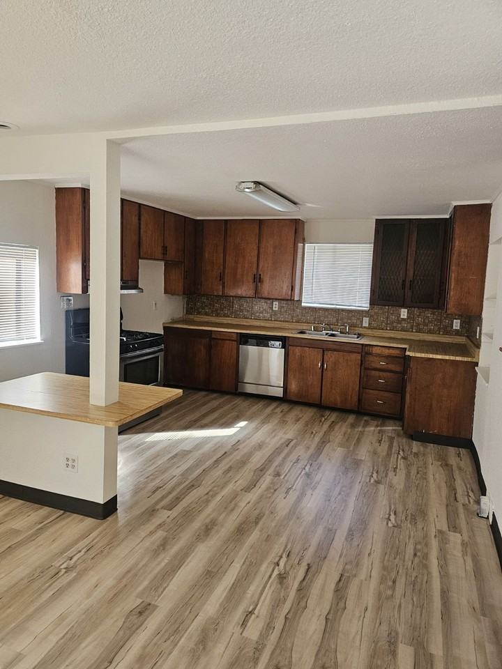 804 Beaumont Ave - Photo 7 of 8