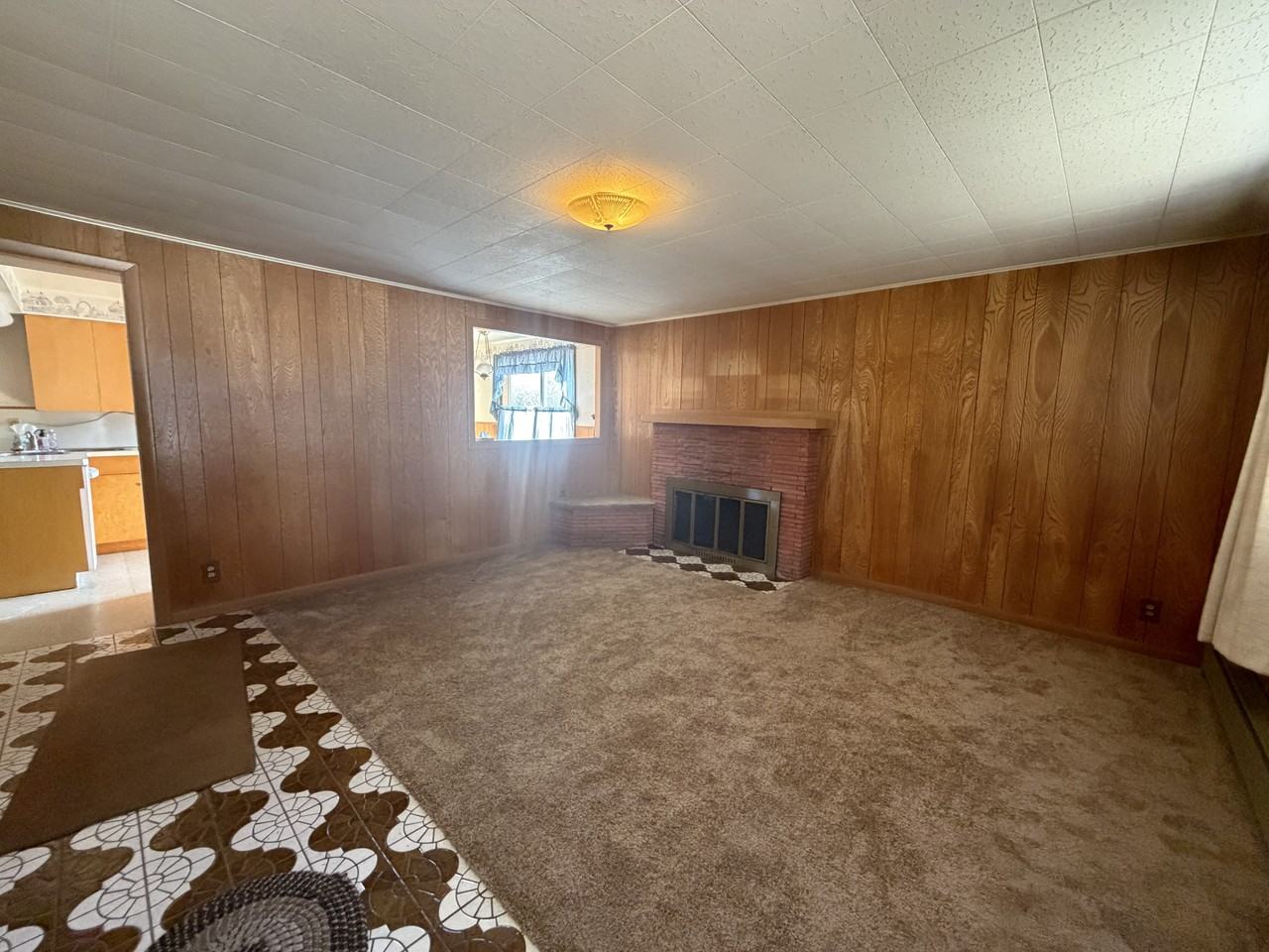 413 E Ivy St - Photo 2 of 7