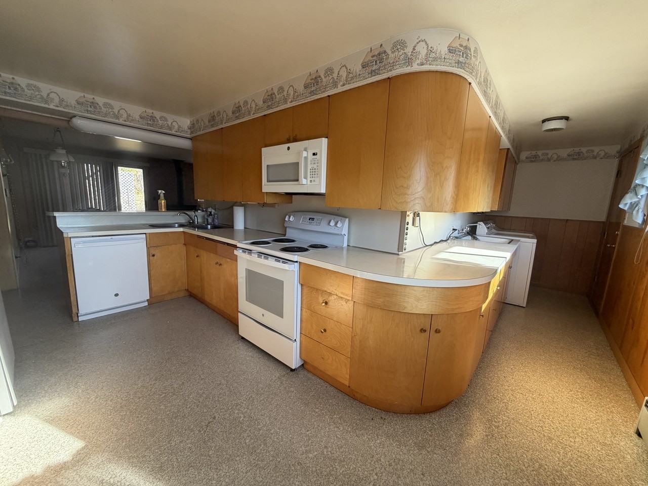 413 E Ivy St - Photo 3 of 7