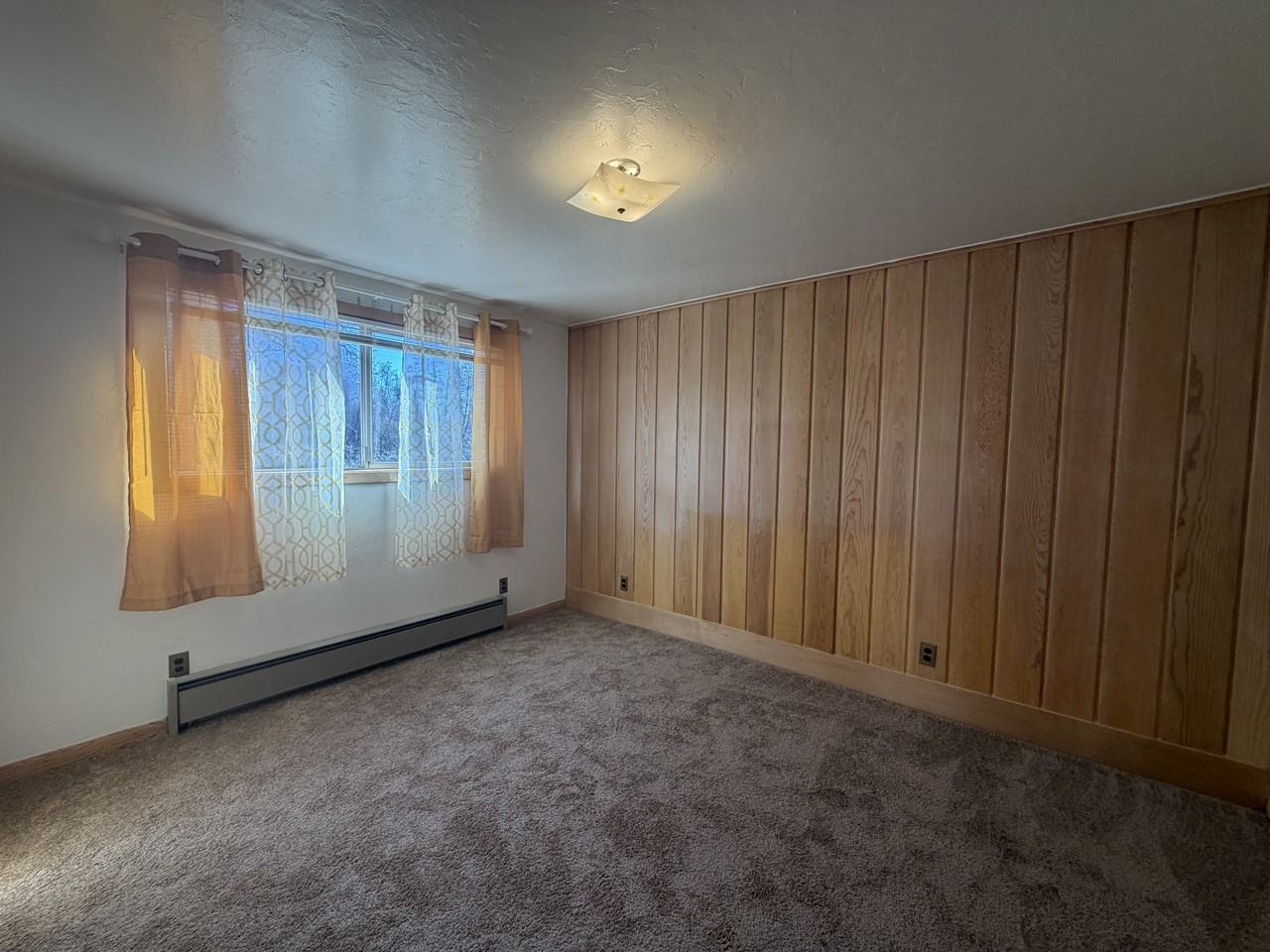 413 E Ivy St - Photo 4 of 7