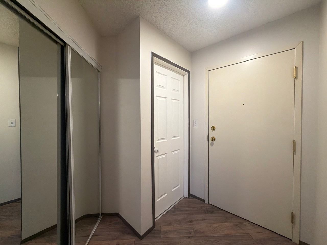 11401 9a Ave Nw - Photo 3 of 25