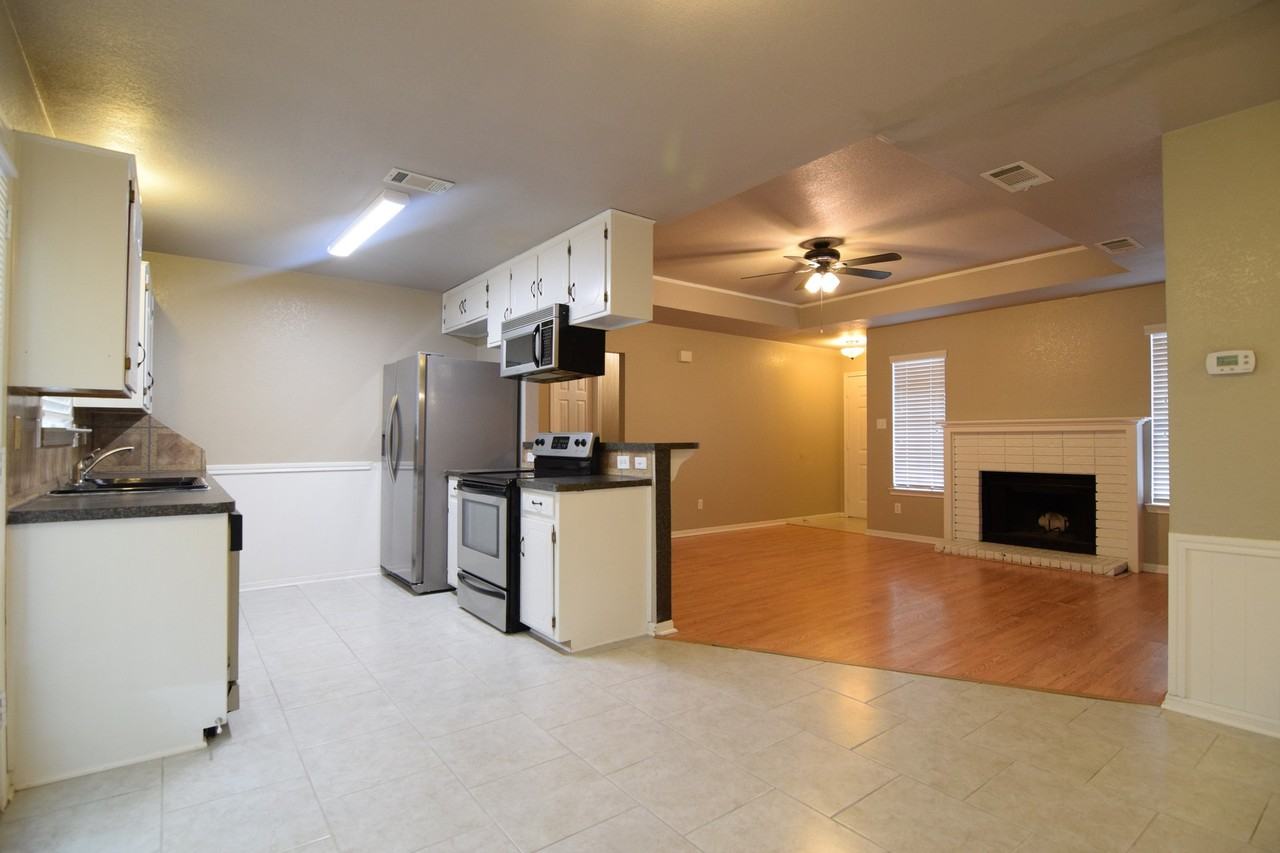 212 Rodeo Cir - Photo 5 of 23