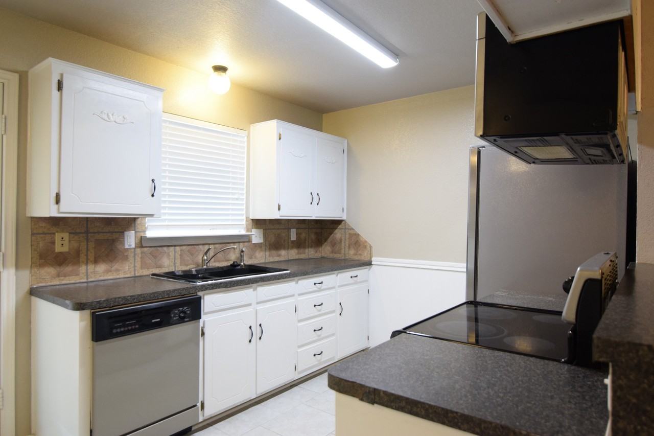 212 Rodeo Cir - Photo 7 of 23