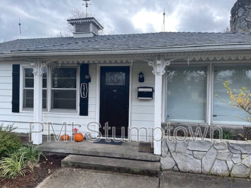 575 E Berkeley St - Photo 2 of 16