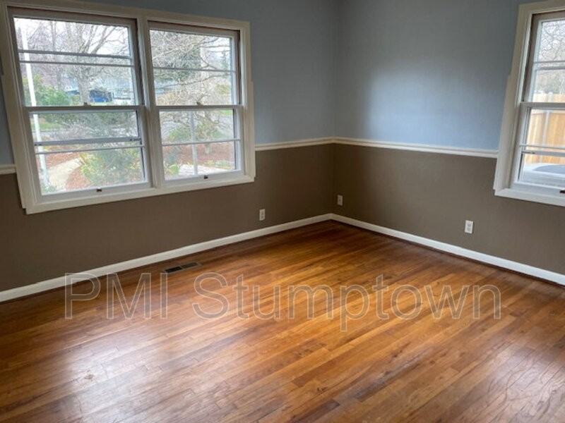 575 E Berkeley St - Photo 4 of 16