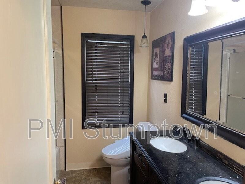 575 E Berkeley St - Photo 6 of 16