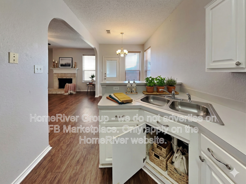 501 Blueberry Hill Ln - Photo 2 of 31