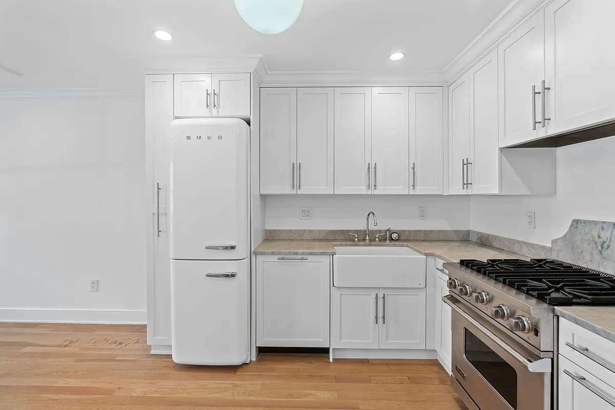 110 Putnam Ave #1 - Photo 2 of 8