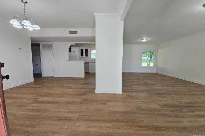 3915 Noel Pl - Photo 3 of 10