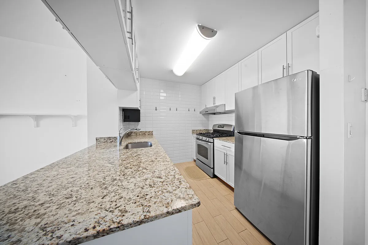 4026 College Point Blvd #18D - Photo 4 of 13