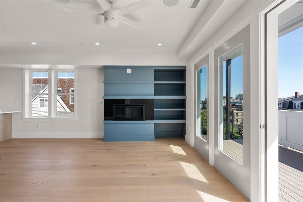 527 E 7th St #5 - Photo 4 of 13