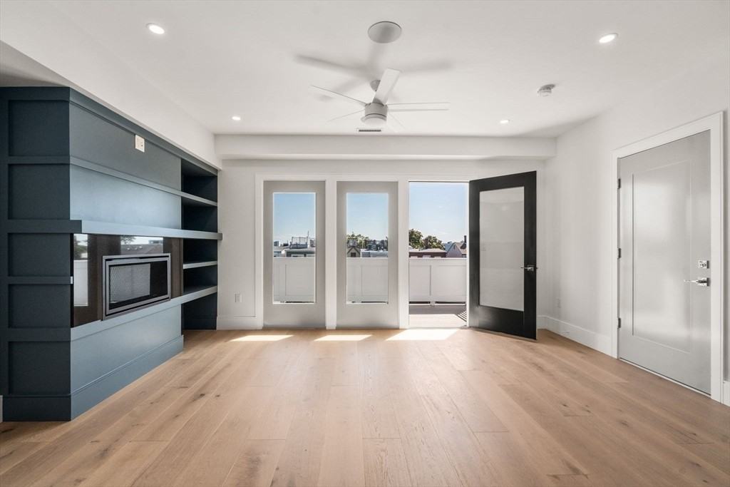 527 E 7th St #5 - Photo 5 of 13