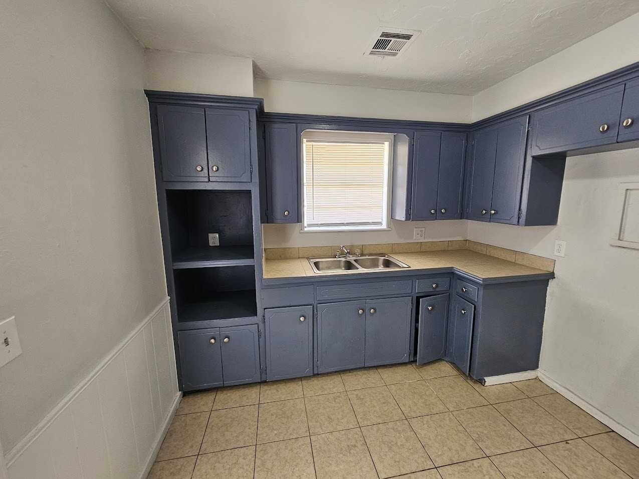 325 Nw 86th St - Photo 2 of 14