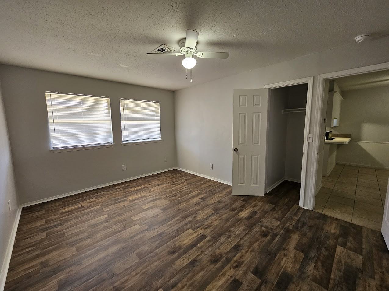 325 Nw 86th St - Photo 6 of 14