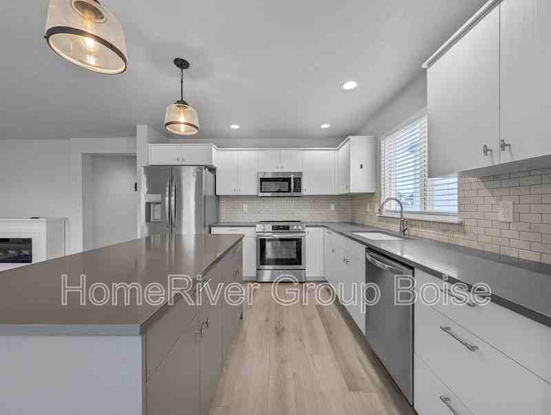 3145 N Bowknot Lake Ave - Photo 7 of 22