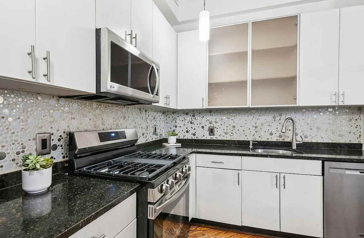 178 Johnson St #6C - Photo 4 of 7