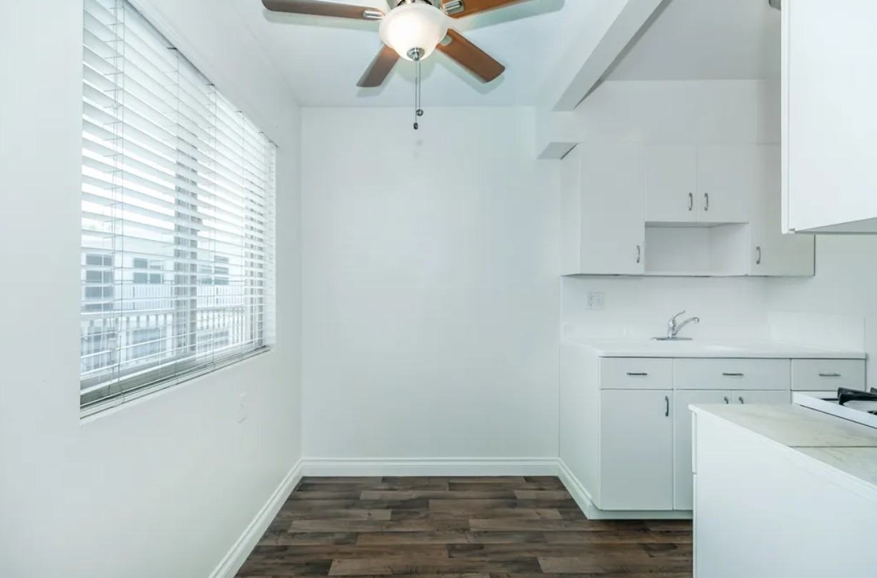 2712 Grand Ave - Photo 7 of 11