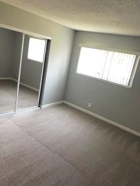 260 N Capitol Ave - Photo 3 of 4