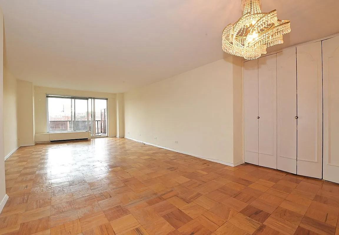 11011 Queens Blvd - Photo 4 of 8