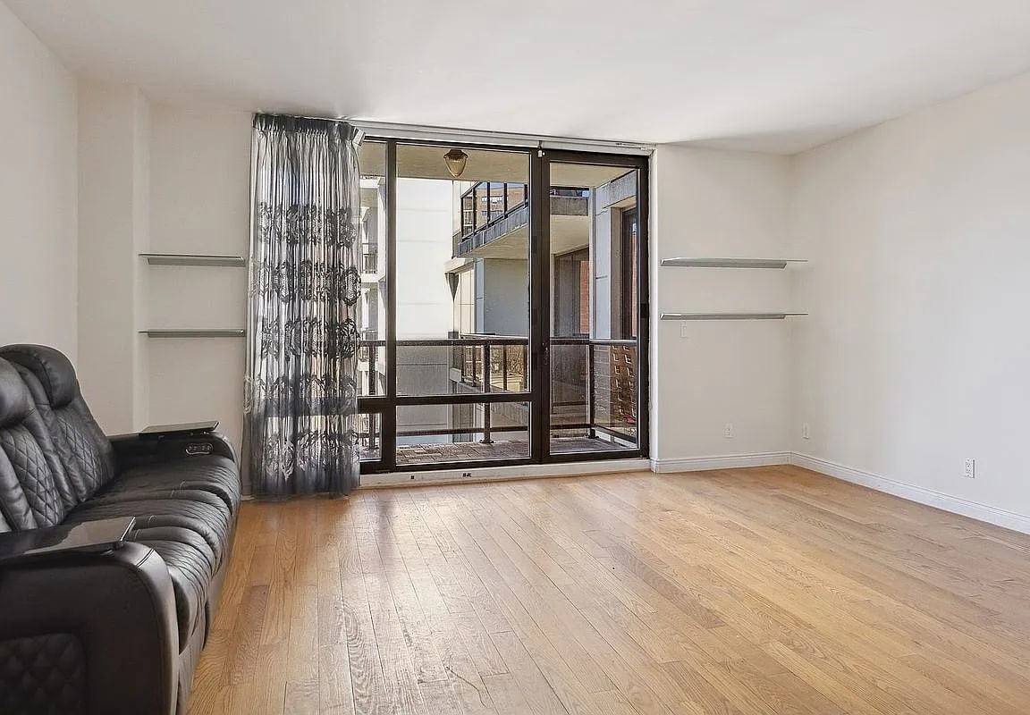 6336 99Th St - Photo 5 of 8