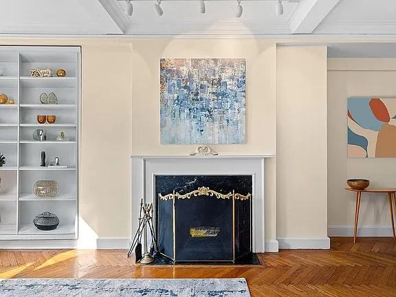 1435 Lexington Ave - Photo 2 of 6