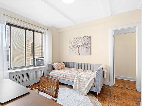 1435 Lexington Ave - Photo 5 of 6