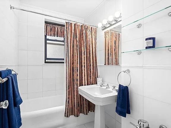 1435 Lexington Ave - Photo 6 of 6