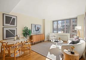 featured image of 425 Main St