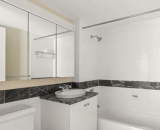 425 Main St - Photo 6 of 6