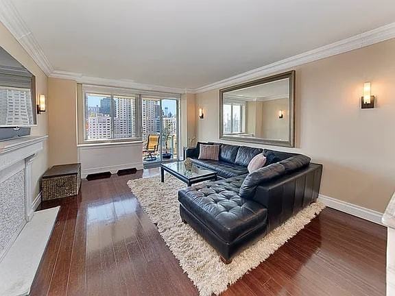 515 E 79Th St - Photo 2 of 10