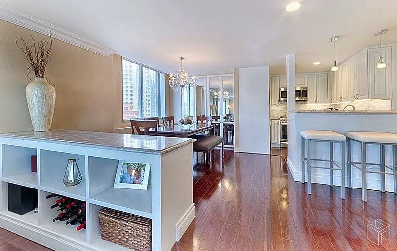 515 E 79Th St - Photo 4 of 10