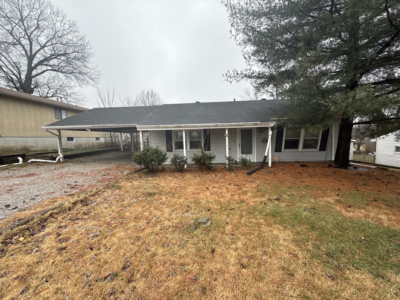 1134 Laredo Ave - Photo 2 of 18