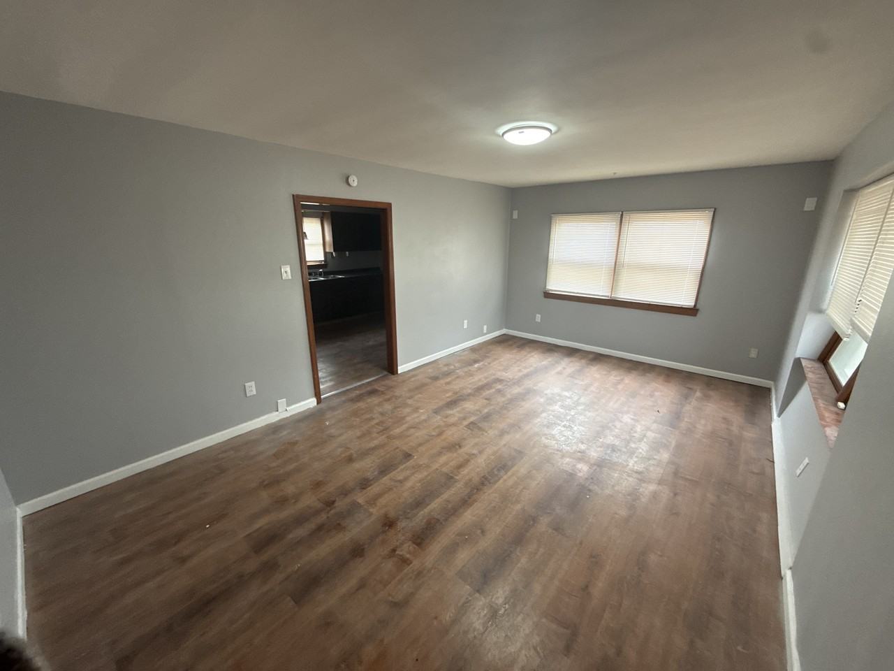 1134 Laredo Ave - Photo 4 of 18