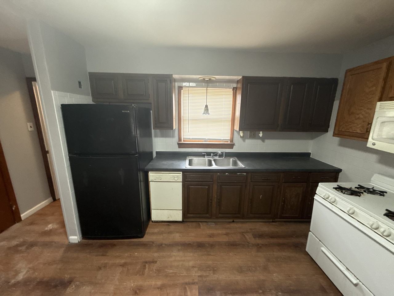 1134 Laredo Ave - Photo 6 of 18