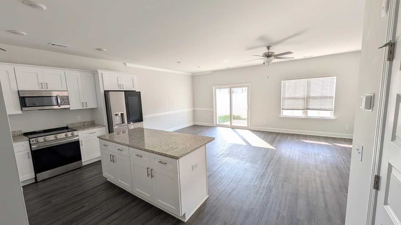 337 Governor Gwinnett Way - Photo 3 of 9