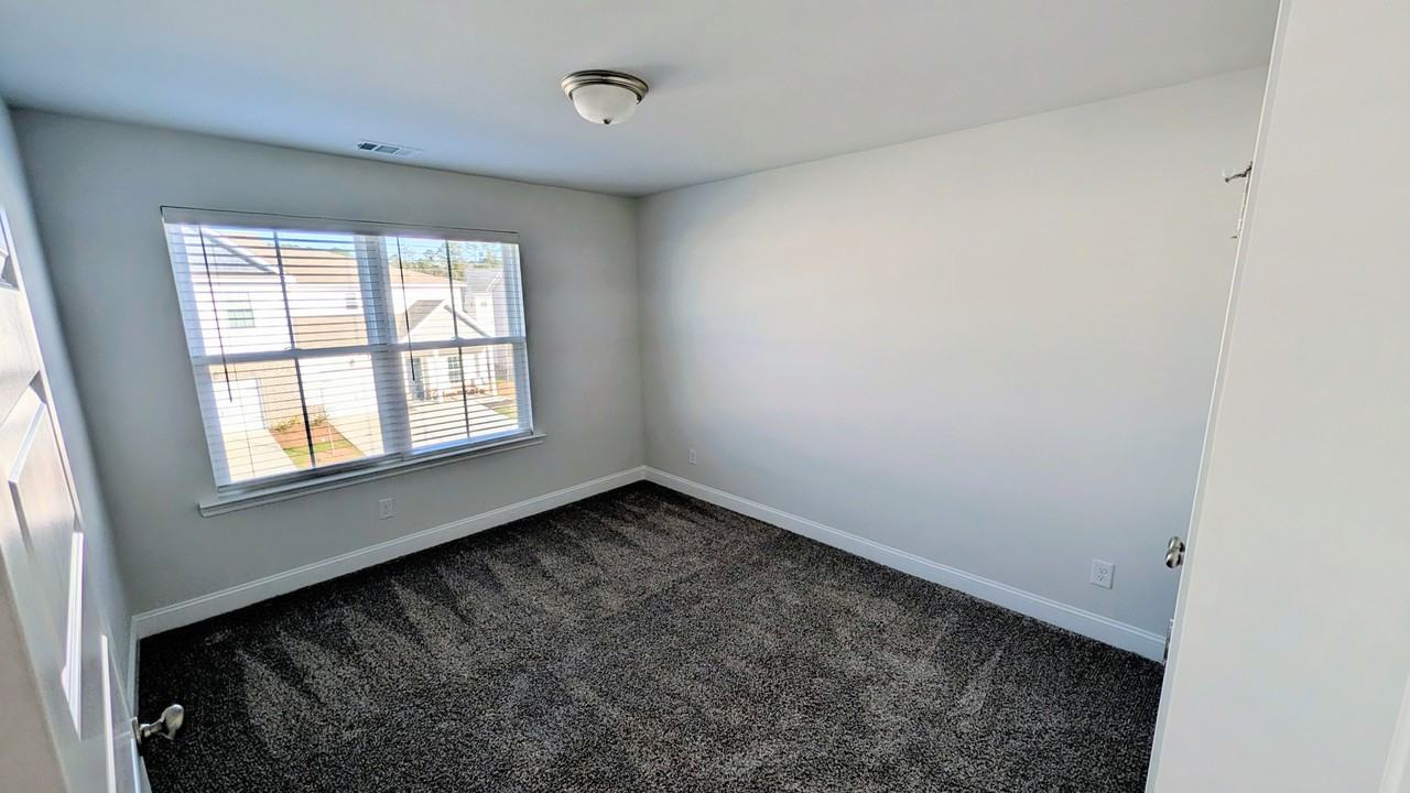 337 Governor Gwinnett Way - Photo 7 of 9