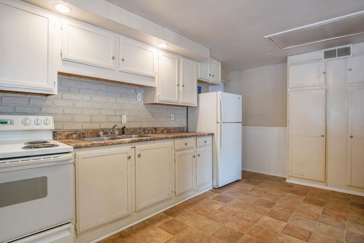 1007 E Chippewa Ave - Photo 4 of 18