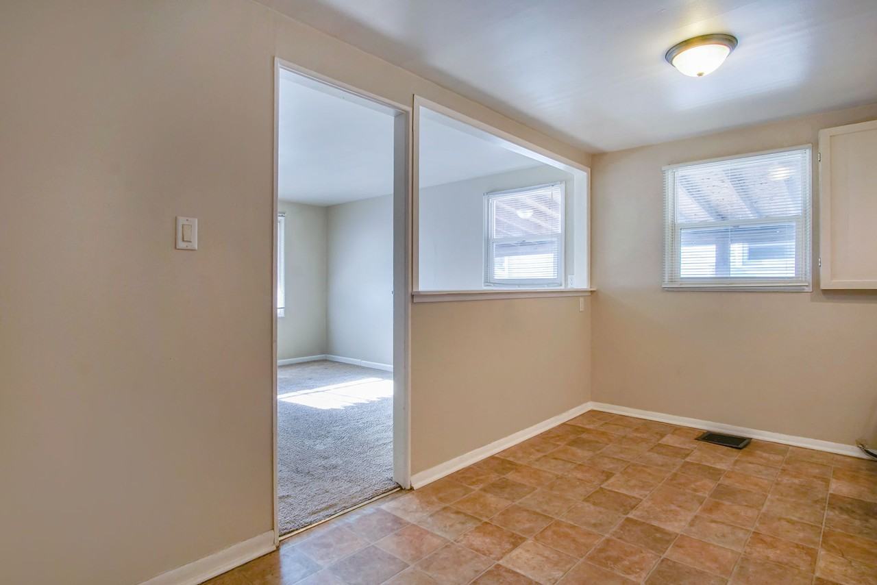 1007 E Chippewa Ave - Photo 5 of 18