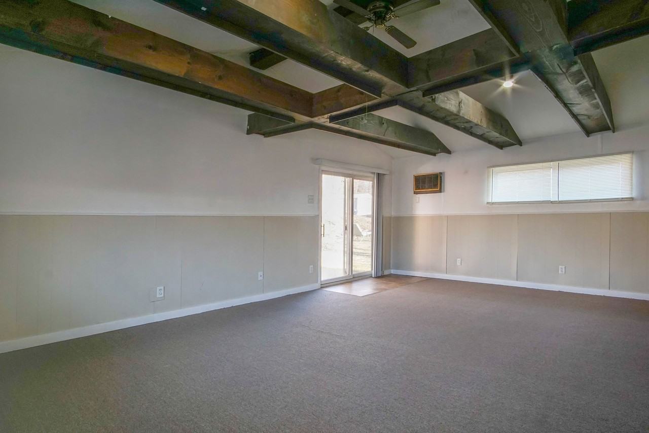 1007 E Chippewa Ave - Photo 7 of 18