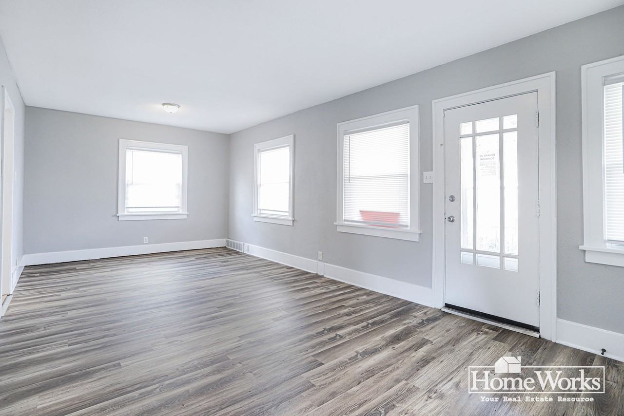 1101 S 33rd St - Photo 2 of 17