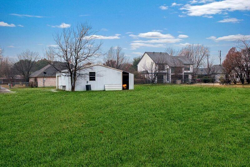 10686 Rose Bud Ct - Photo 4 of 29