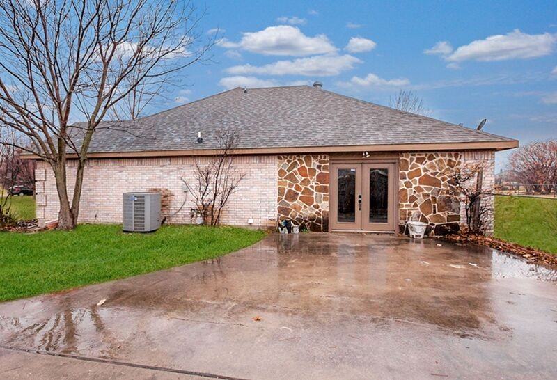 10686 Rose Bud Ct - Photo 7 of 29