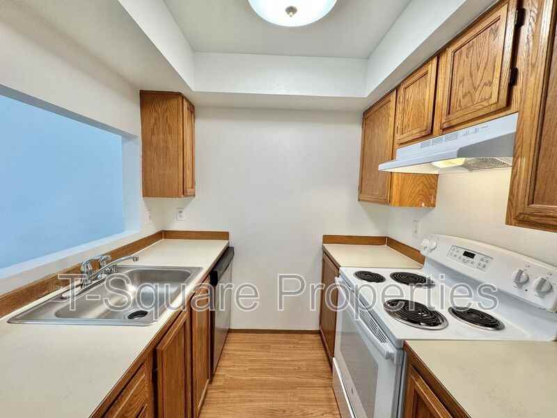 225 164th St Se #102 - Photo 2 of 24