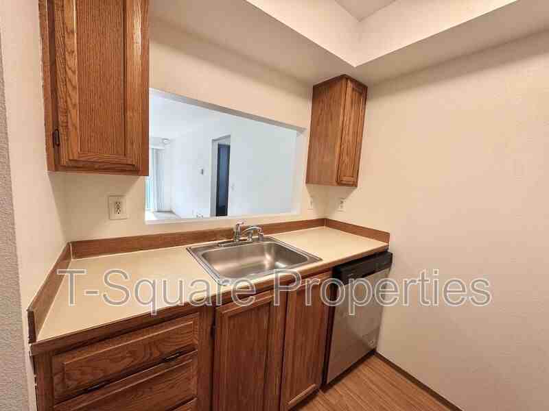 225 164th St Se #102 - Photo 3 of 24