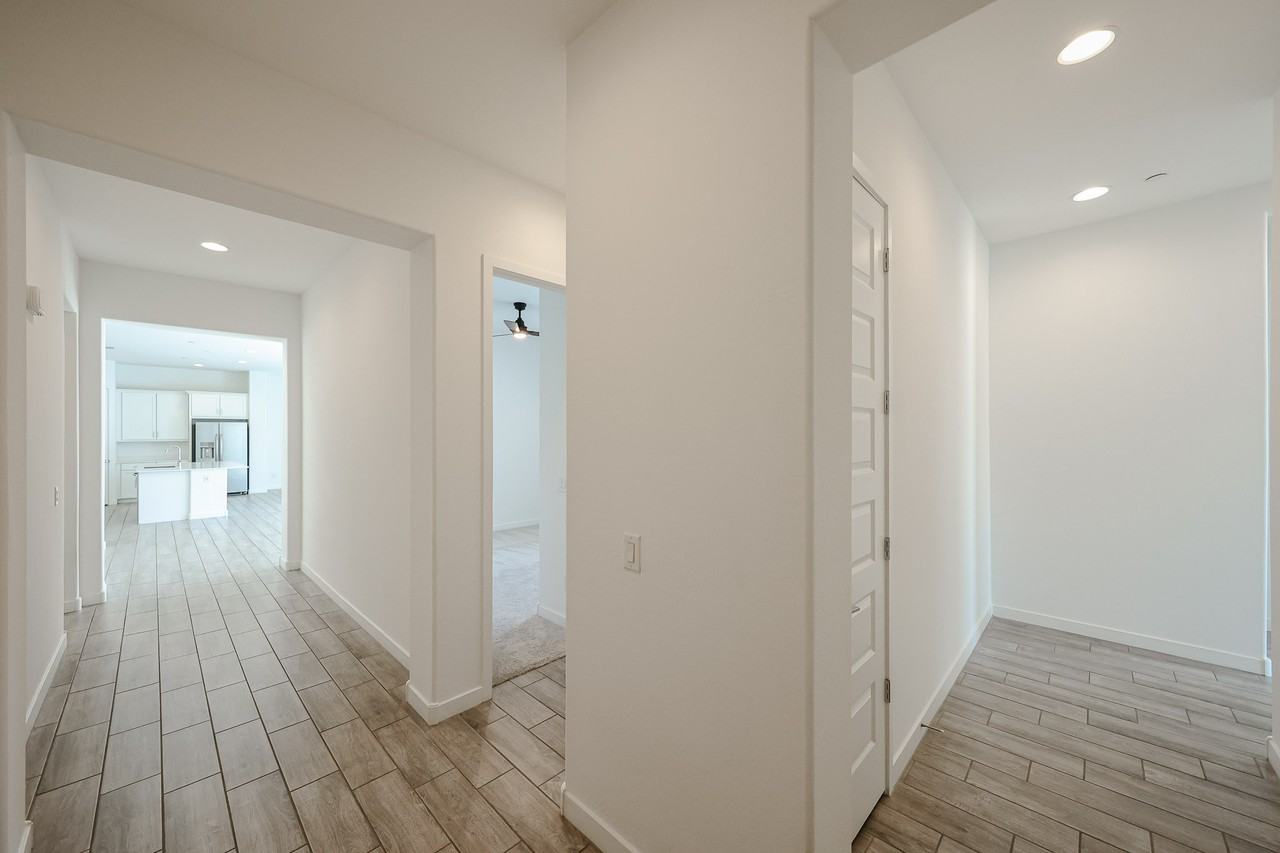 3812 E Bartlett Way - Photo 4 of 29