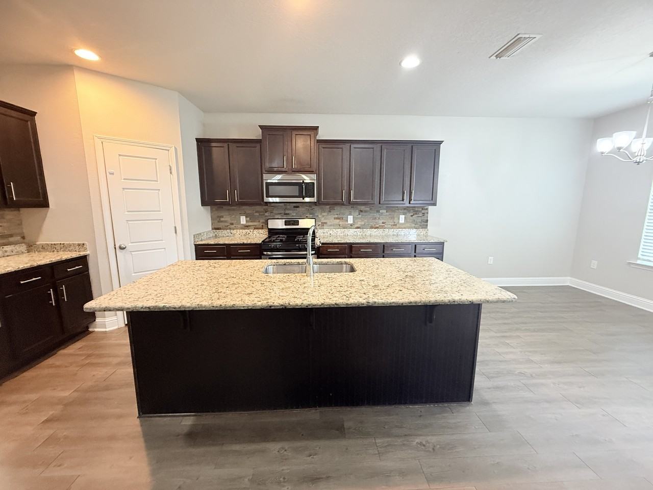 12659 Waxwing Ave - Photo 3 of 21