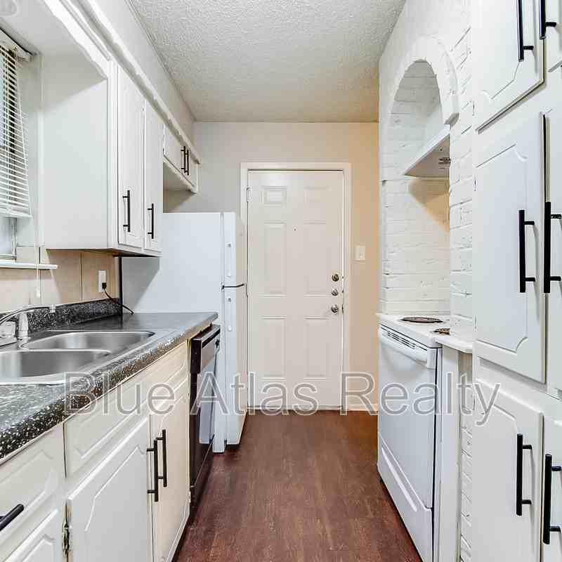 1908 Nolen Ct - Photo 4 of 18