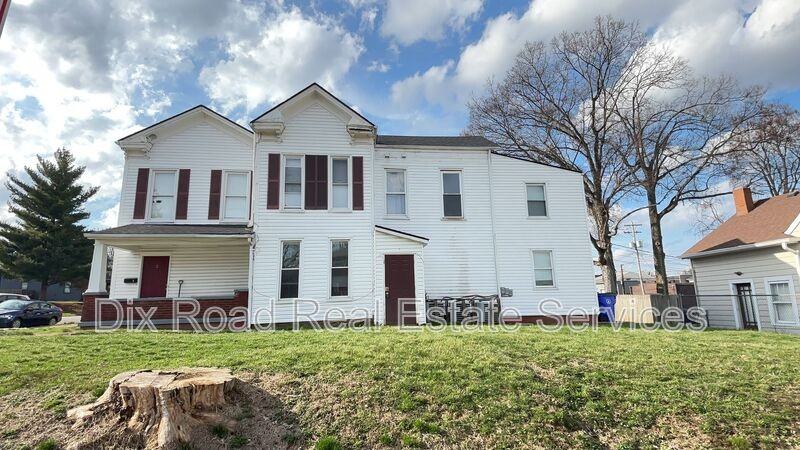 502 Ross Ave #1 - Photo 3 of 17