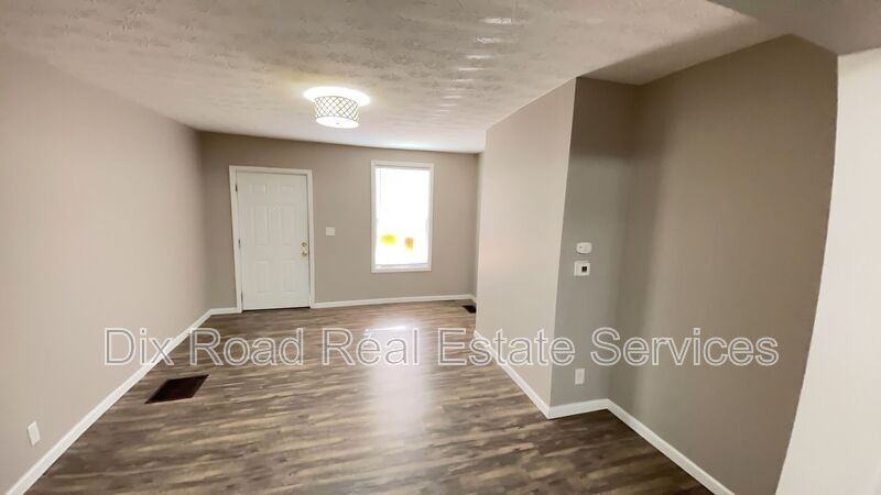 502 Ross Ave #1 - Photo 5 of 17