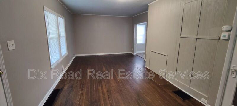 702 W Fairview Ave - Photo 5 of 20